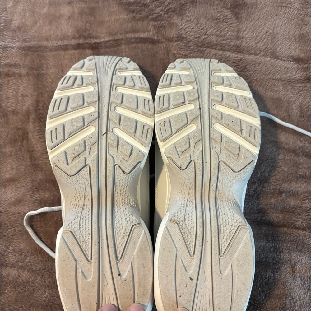 Nike Women’s size 10 Air Max Portal Sneaker White w Pink accents Excellent Cond! - Picture 8 of 8